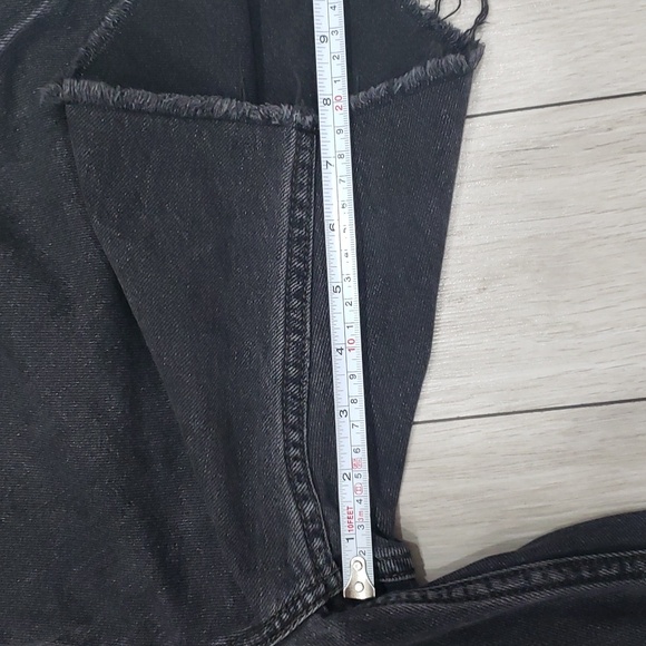 3/$65 Levi's home cut shorts - Picture 6 of 7